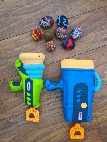Two little tikes mighty - little,