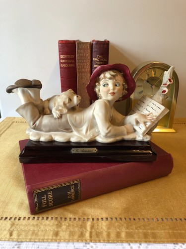 Capodimonte young boy reading - ,
