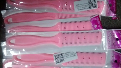 Hair cutting razor comb - hair,