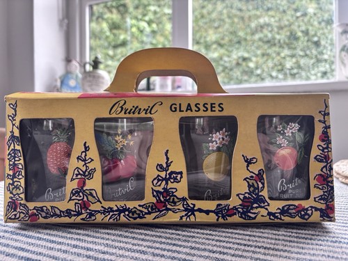 Boxed set vintage britvic - boxed,