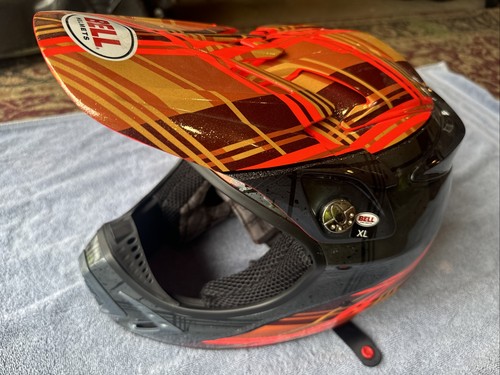 Bell moto helmet - helmet, like