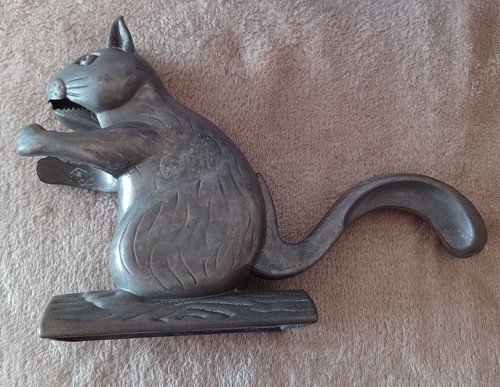 Vintage metal nutcracker - , in