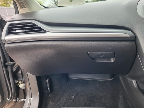 Ford mondeo mk5 glove - box, 2015