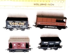 4 MAINLINE WAGONS GAUGE 00 VERY GOOD CONDITION 