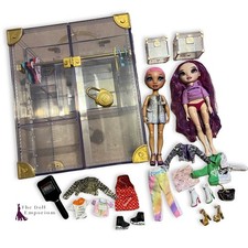 Rainbow High 2021 Fashion Doll - Deluxe Closet With Clothes And Dolls