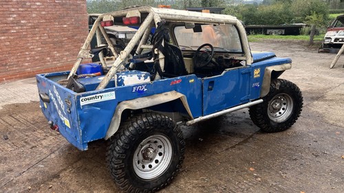 Land rover based off road - land,