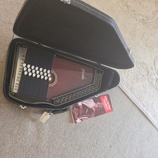 Gremlin Autoharp / Zither (Includes Lockable case, picks & instruction books)