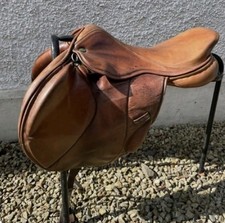  Silhouette Monoflap  Jump Saddle 17 Inch