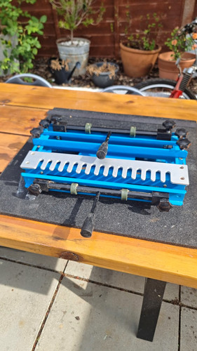Dovetail woodworking cutting - woodworking,