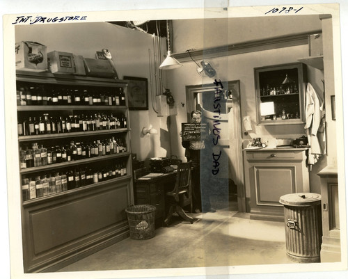 Vintage 8x10 production phot - 8x10,