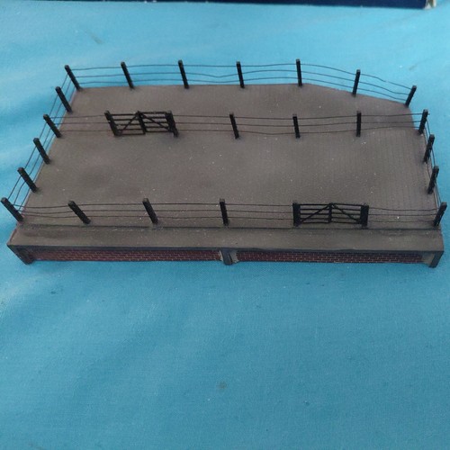 Lineside cattle dock - cattle,