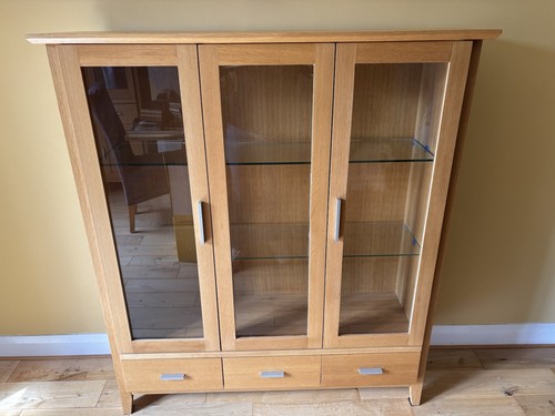 Morris furniture oak display - morris,