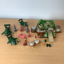 Vintage Thunderbirds Island