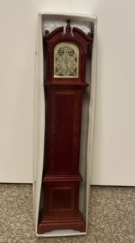Dolls house victorian - dolls,