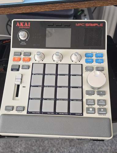 Akai mpc sample - akai, boxed,