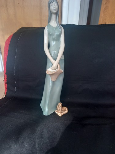 Vintage porcelain lady with - vintage,