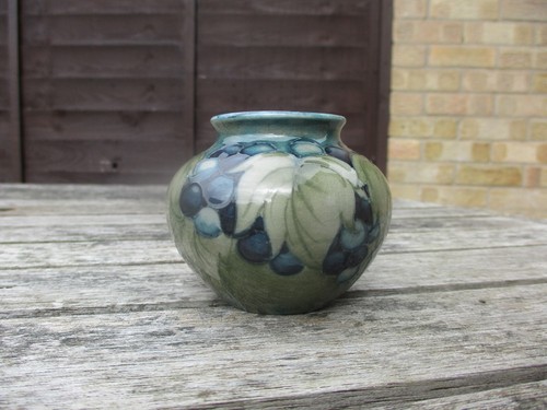 Moorcroft pottery green - pottery,