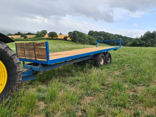 Foot bale trailer tractor - 20,