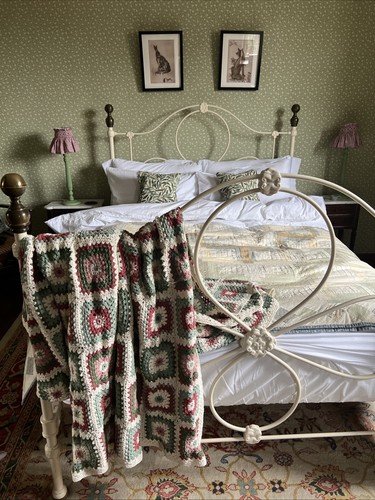 Laura ashley reproduction - laura,
