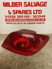 PEUGEOT 307 03 PLATE H/B DRIVERS SIDE O/S REAR LIGHT COMPLETE WITH BULB HOLDER