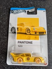 Hot Wheels JKY53	 Silver Series - Pantone	6/6	Porsche	934/5  (In Protector)