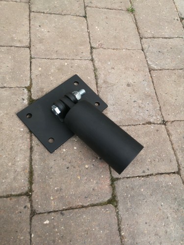 Bolt down floor - down, mounted