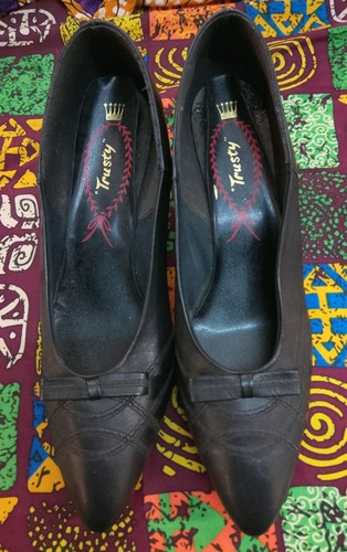 Trusty vintage court shoes - trusty,