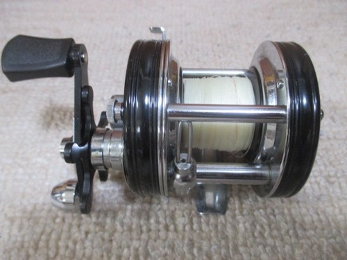 Abu garcia 5000c black - abu, box