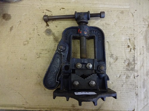 Woden pipe vice 180 - /1, 2"
