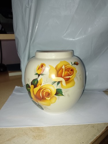 Sadler vase with rose - sadler,