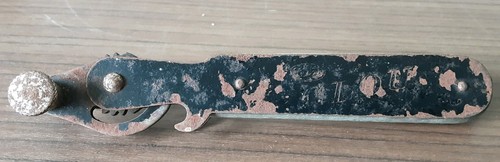 Clou tin opener - vintage, can