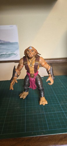 Dreamworks small soldiers - small,