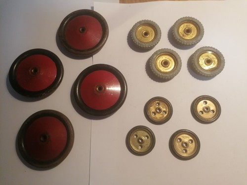 Meccano parts job - parts, wheels