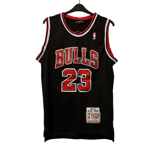 Mitchell and ness - mitchell,