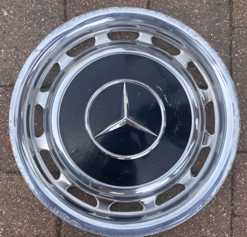 Mercedes benz black w123 wheel - black,