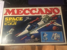 Meccano Space 2501. The parts