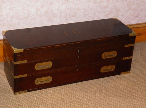 Antique rosewood brass - -,
