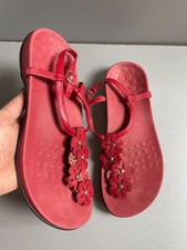 Vionic Julie red toe post wide