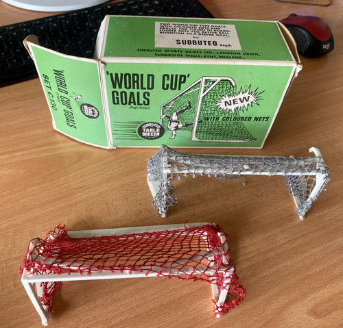 Subbuteo c130 world cup goals - world,
