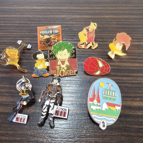 Vintage pin badges joker - badges, &