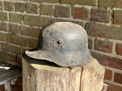 Ww1 german helmet - (, found