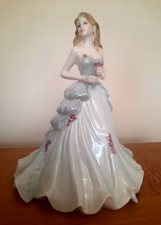 **** COALPORT SILVER ANNIVERSARY BONE CHINA FIGURINE ****