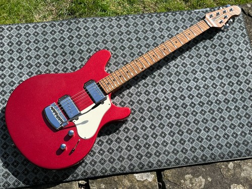 Ernie ball musicman valentine - ernie,