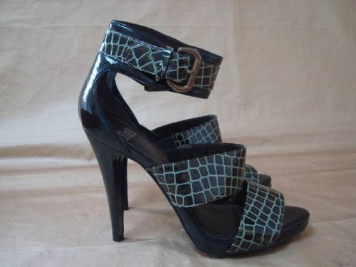 Faith black green - &,