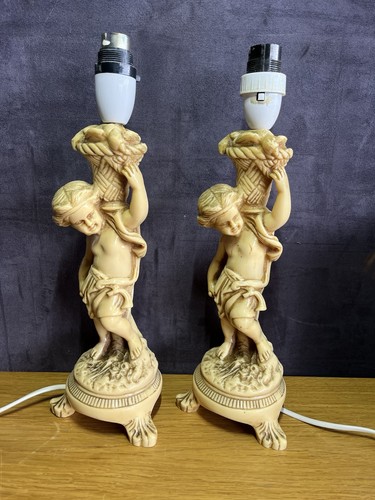 Pair vintage retro resin - vintage,
