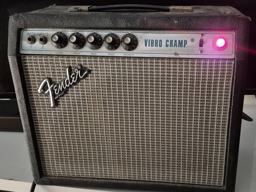 Working fender vibro champ - vibro,
