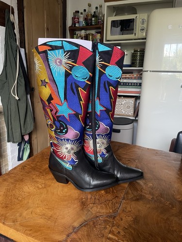 Knee high embroidered - high, leather