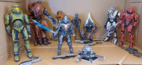 Halo action figure - figure, bundle