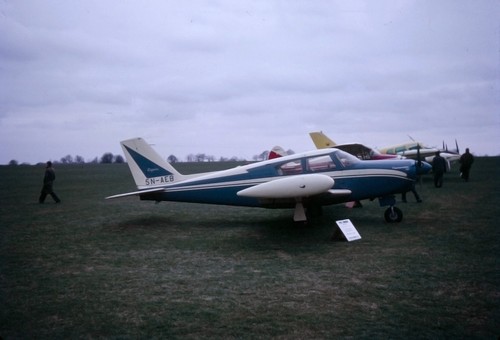 Piper comanche aeb at - piper, 5n-aeb,