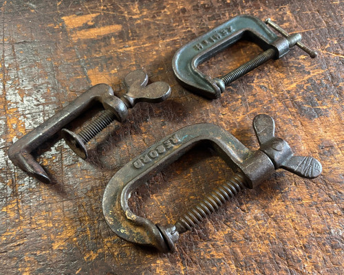 Small vintage clamps - g,